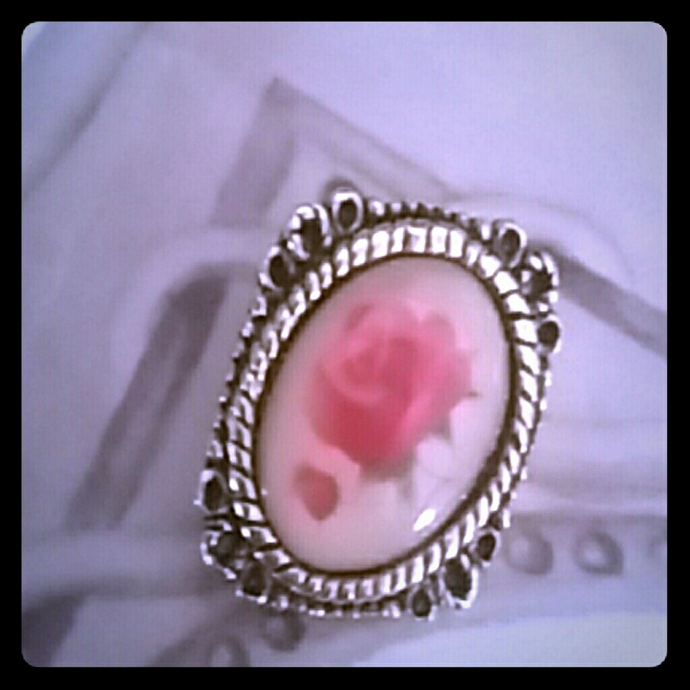 Cameo pendant